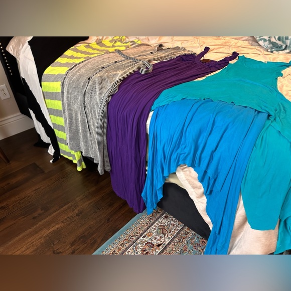 Summer dresses - Picture 3 of 3